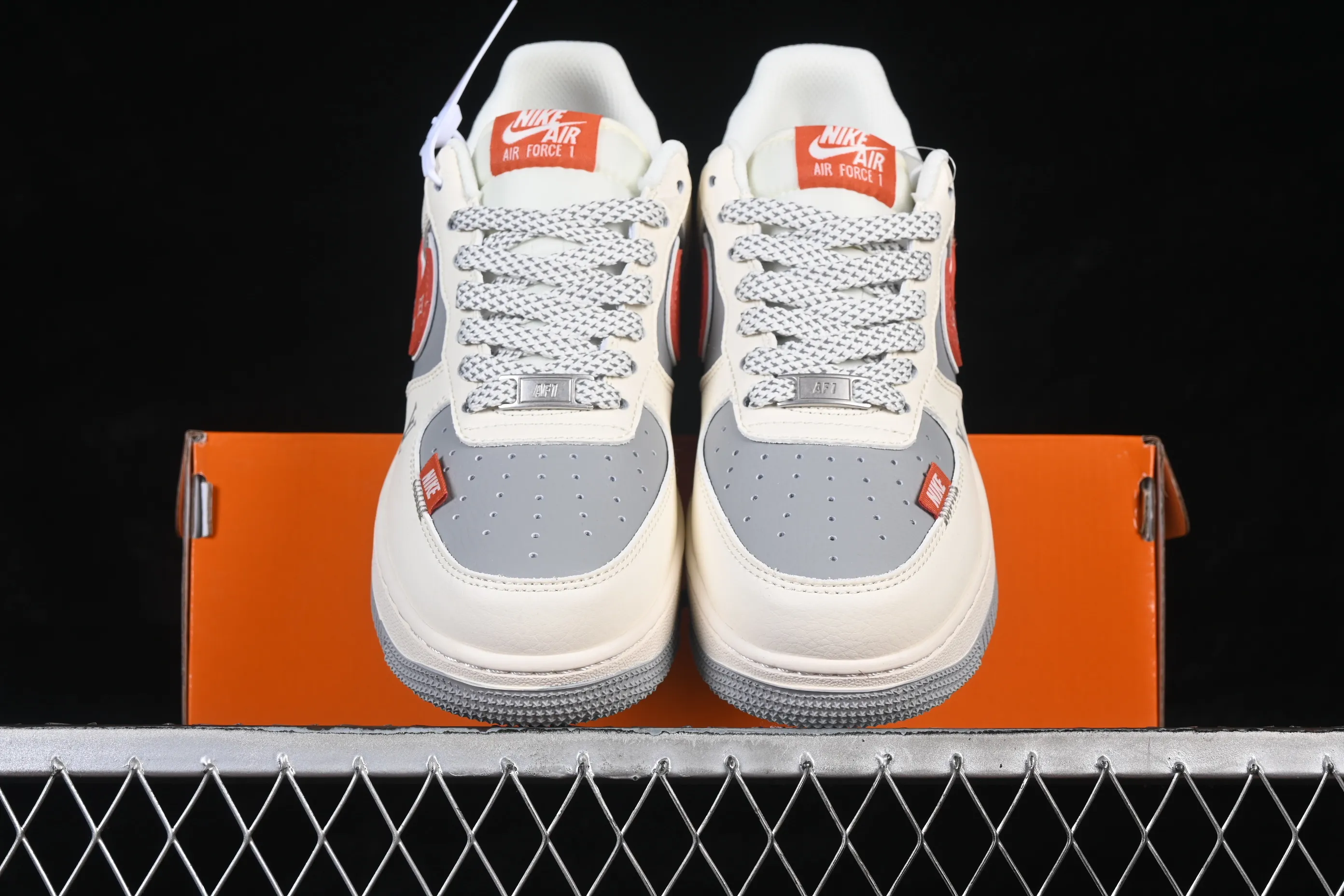 All categories Nk Air Force 1 Air Force series Nk Air Force 1 Low Air Force low-top Nike Air Force 1'07 Low joint beige gray red stitching Air Force 1 low-top casual sneakers JP8028-070